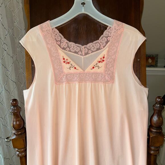 Vintage 70’s Gossard Artemis nightgown Boho Chic Pjs Rayon embroidered large - Picture 2 of 12